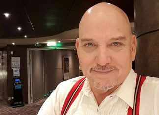 UNA EXPERIENCIA ESCÉNICA EN TIEMPOS DE PANDEMIA El uruguayo Agustin Nuñez, director de "El secreto"