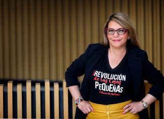 ANGÉLICA VILLALBA: EL CORAZÓN DE LA PIÑA