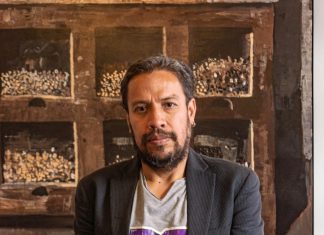 “QUEREMOS SER UN MODELO DE BIENAL ÓPTIMO”: HERNÁN PACURUCU, DIRECTOR DE LA BIENAL DE ARTE DE CUENCA