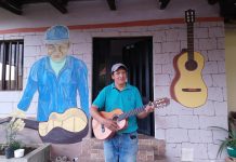 LA RUTA DE LAS GUITARRAS EN ECUADOR Y UNO DE SUS CULTORES